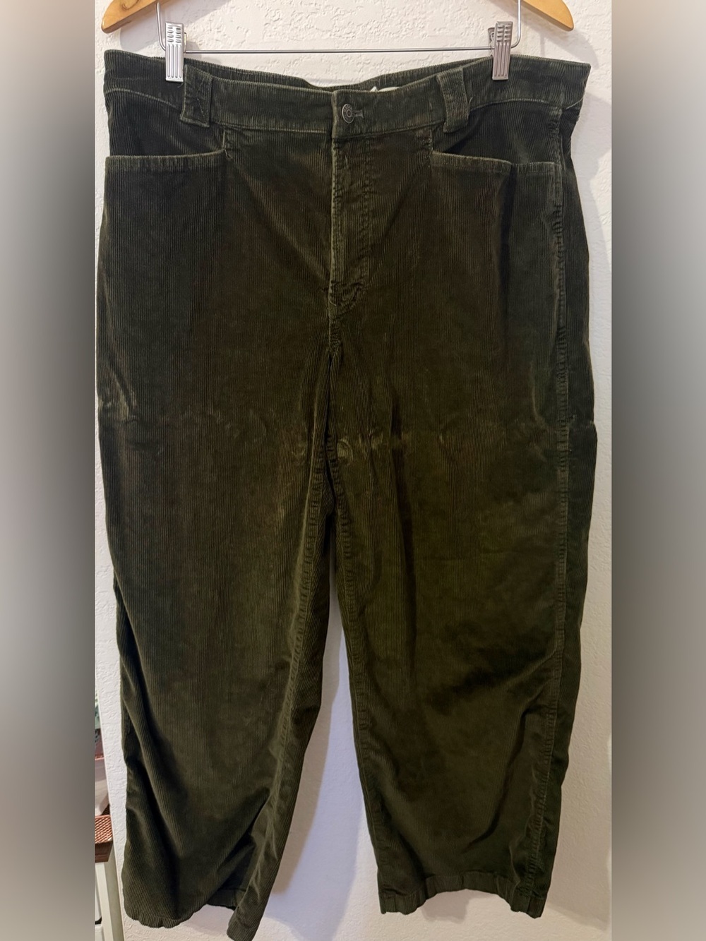 Madewell Emmet Wide Leg Olive Green Corduroy Pants - Size 16W